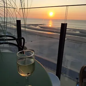  Appartement Volledig Gerenoveerd Met Zeezicht Belgique